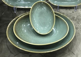 Reactive Moss Green Oval Bowl 26 x 19.8 cm/ 10.2 x 7.7"