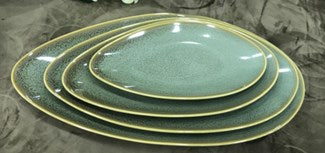 Reactive Moss Green Pebble Plate 32.6 x 17 cm/ 12.8 x 6.6"